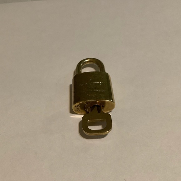 Louis Vuitton Lock and Key #345 - Picture 4 of 5